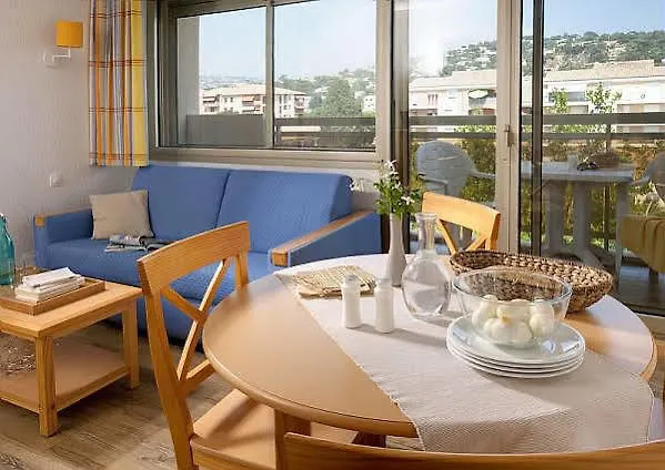 Residence Pierre & Vacances Les Platanes Sainte-Maxime 3*,